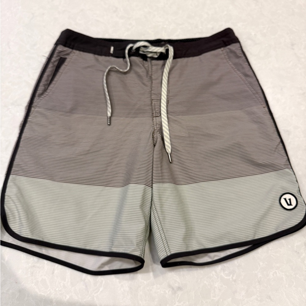 Vuori Men’s Cruise Striped Unlined Board Short/Swim